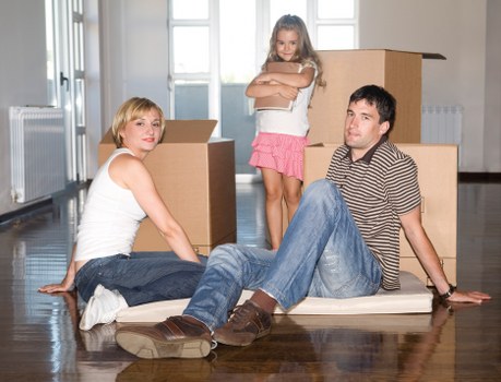 Bow moving team working in a residential building